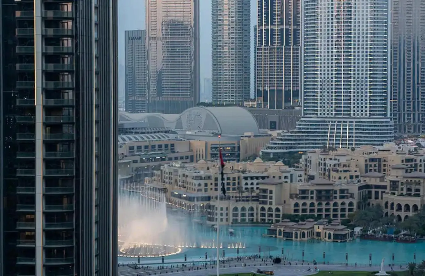 Stunning 3 Bedroom Apartment With Fountain Views By Zen Stays - Sleeps 9 - 2 Balconies Dubai