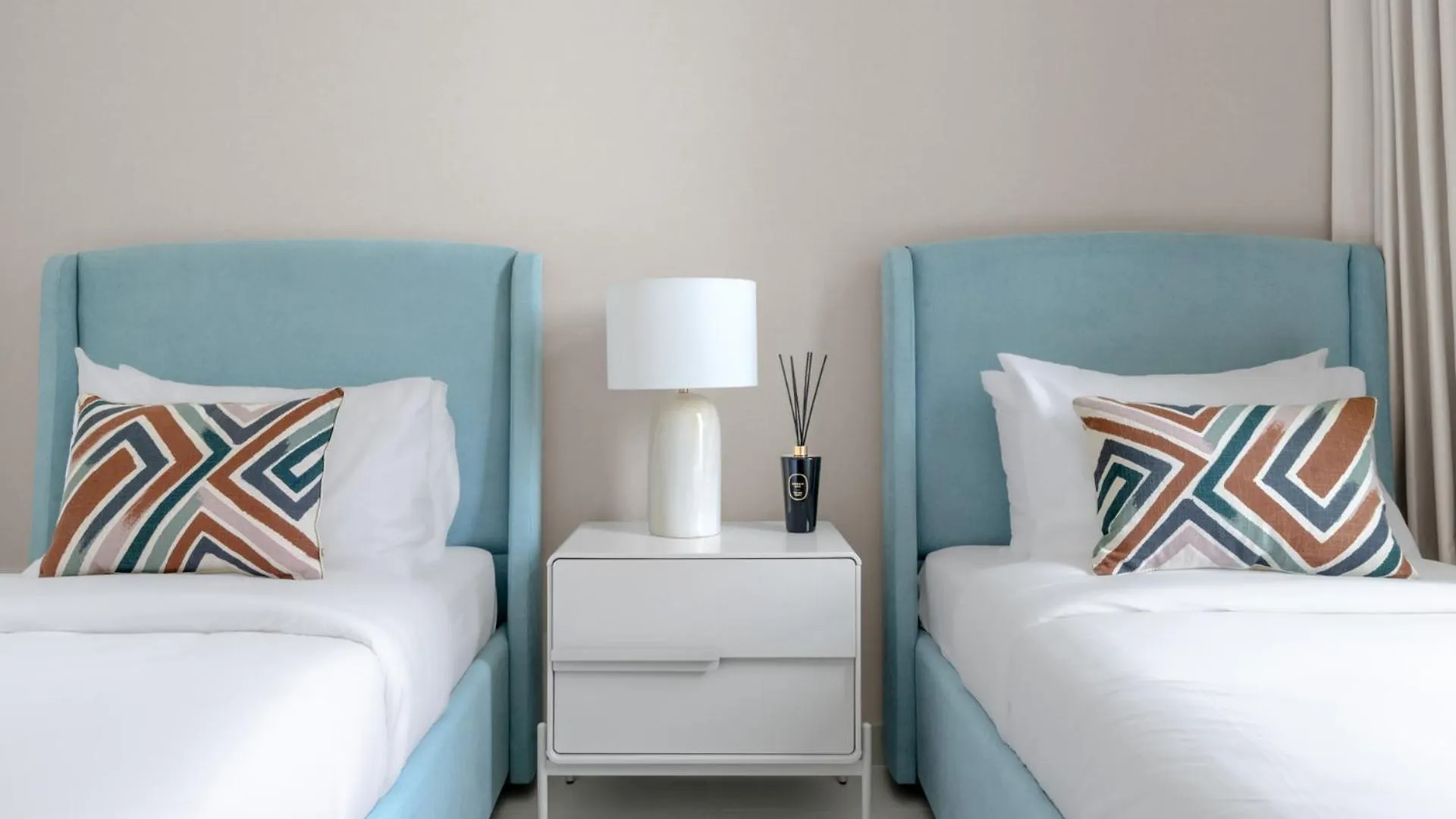 Stunning 3 Bedroom Apartment With Fountain Views By Zen Stays - Sleeps 9 - 2 Balconies Dubai 0*,