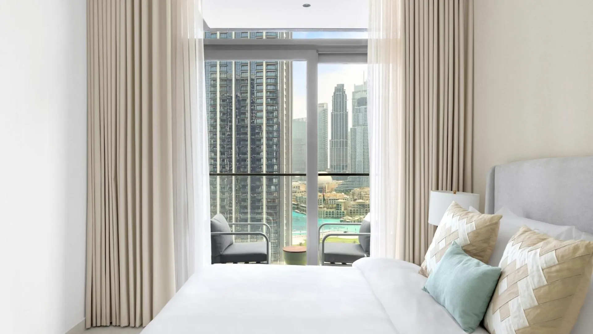 Stunning 3 Bedroom Apartment With Fountain Views By Zen Stays - Sleeps 9 - 2 Balconies Dubai